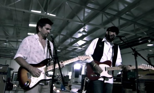 1352821739-DESUPERESTRELLA-Juan-Luis-Guerra-Ft-Juanes-La-Calle-HD-avi-snapshot-00-58-2010-09-20-21-53-52- 1352821739-DESUPERESTRELLA-Juan-Luis-Guerra-Ft-Juanes-La-Calle-HD-avi-snapshot-00-58-2010-09-20-21-53-52-