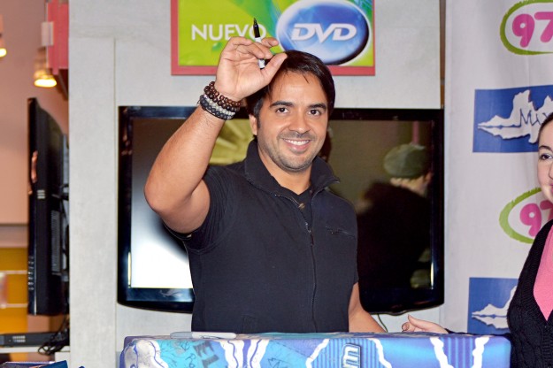 luis-fonsi-y-gueda-lpez-esperan-nuevamente-a-la-cigea luis-fonsi-y-gueda-lpez-esperan-nuevamente-a-la-cigea