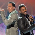 1351216020-DESUPERESTRELLA-Romeo-Santos-and-Usher-2011-Latin-Grammys-Performance-2-585x439 1351216020-DESUPERESTRELLA-Romeo-Santos-and-Usher-2011-Latin-Grammys-Performance-2-585x439
