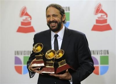 1351276915-DESUPERESTRELLA-Juan-Luis-Guerra-Grammy 1351276915-DESUPERESTRELLA-Juan-Luis-Guerra-Grammy