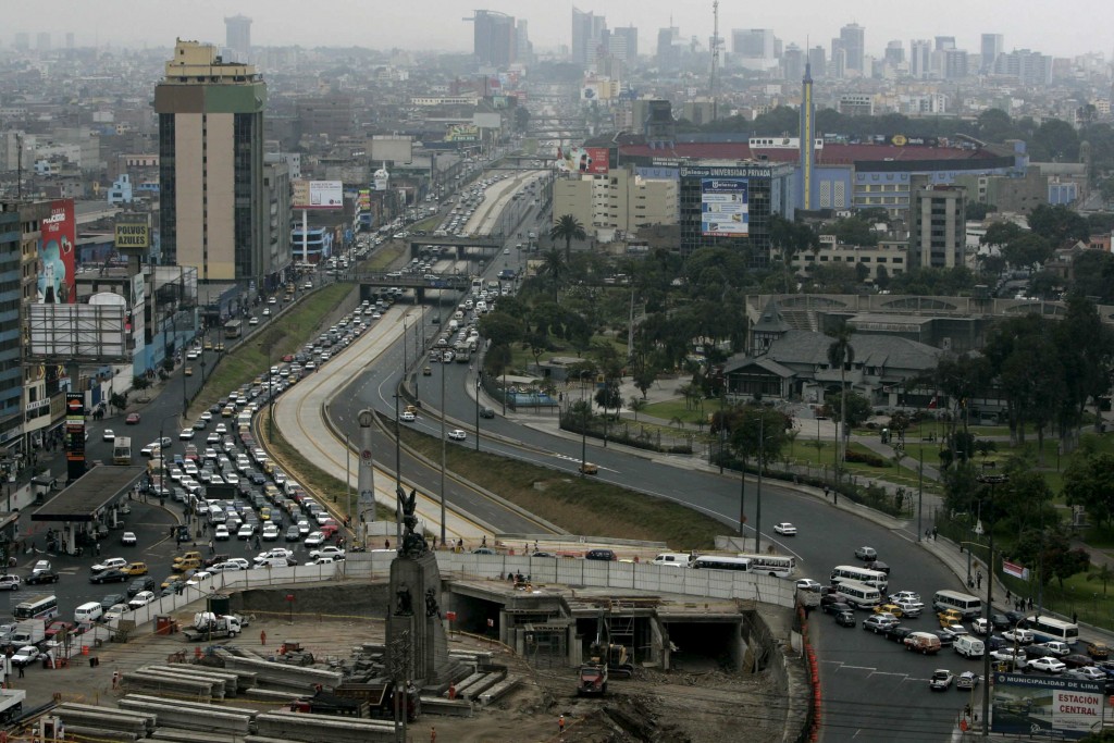 HABITANTES LIMA PERU habitantes lima peru: