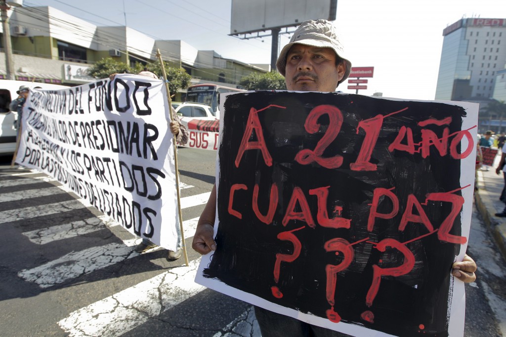 de las principales calles de la capital para exigirle al Gobierno el