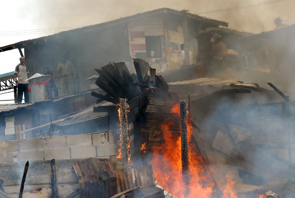 Gigantesco-incendio-se-desat%C3%B3-en-vertedero-de-basura-en-la-ciudad-de-Panam%C3%A1.jpg