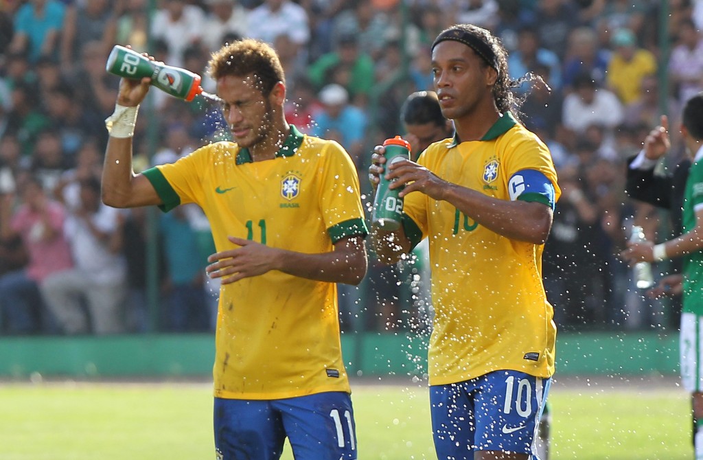 VIDEOS DE RONALDINHO Y SU MAGIA videos de ronaldinho y su magia:
