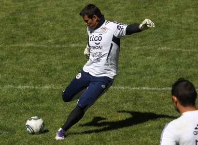 La guillotina corta en Colo Colo al colombiano Domínguez y llega Justo Villar La guillotina corta en Colo Colo al colombiano Domínguez y llega Justo Villar