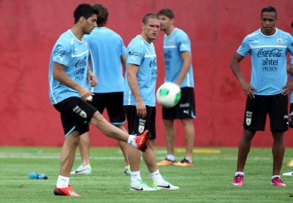 Uruguay necesita ganar para seguir soñando pero si pierde hace las maletas Uruguay necesita ganar para seguir soñando pero si pierde hace las maletas
