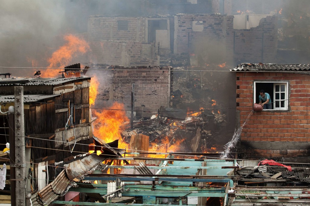 Incendio-en-la-mayor-favela-de-Sao-Paulo-se-salda-con-3-muertos-y-8-heridos.jpg