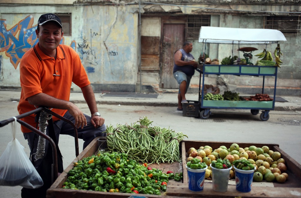 Los-vendedores-ambulantes-y-los-pregones-vuelven-a-las-calles-de-La-Habana.jpg (1024×674)