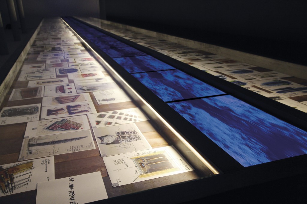 la foto obra titulada "El flujo de la memoria", una tabla de madera de