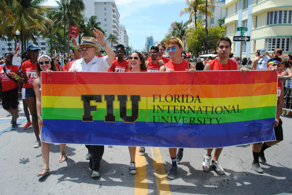 Miami-Beach-reclama-igualdad-en-el-desfile-del-Orgullo-Gay.jpg (1024×685)