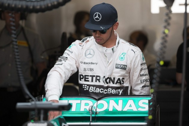 Hamilton amplía su contrato con Mercedes hasta 2018