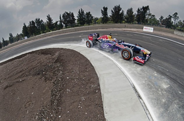 Carlos Sainz probó la pista del circuito mexicano con un vehículo de Red Bull Carlos Sainz probó la pista del circuito mexicano con un vehículo de Red Bull