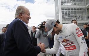 El rey Juan Carlos asiste a la primera jornada del Gran Premio de México