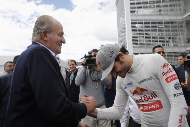 El rey Juan Carlos asiste a la primera jornada del Gran Premio de México