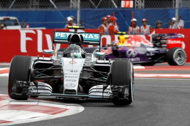 Los Mercedes de Rosberg y Hamilton, al frente en la tercera sesión libre Los Mercedes de Rosberg y Hamilton, al frente en la tercera sesión libre
