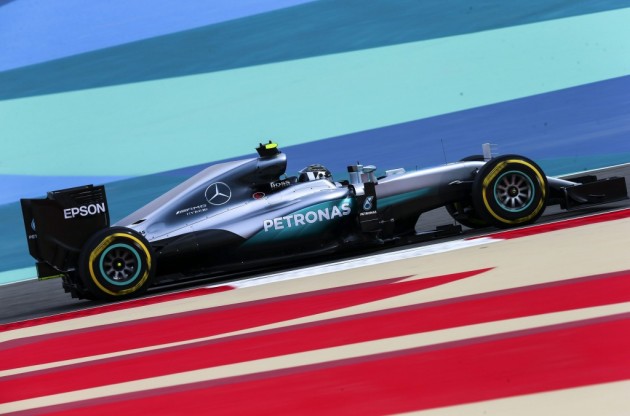Rosberg vuelve a ser el más rápido y lidera el segundo ensayo libre en Baréin Rosberg vuelve a ser el más rápido y lidera el segundo ensayo libre en Baréin