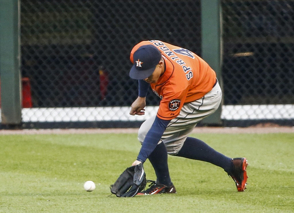 2-1. Springer puso de nuevo a los Astros en el camino del triunfo 2-1. Springer puso de nuevo a los Astros en el camino del triunfo