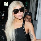 1363812672-DESUPERESTRELLA-Lady-Gaga-in-Versace-13-08-2011 1363812672-DESUPERESTRELLA-Lady-Gaga-in-Versace-13-08-2011