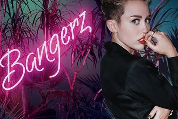 1380039660-DESUPERESTRELLA-miley-CYRUS-main-2220663 1380039660-DESUPERESTRELLA-miley-CYRUS-main-2220663