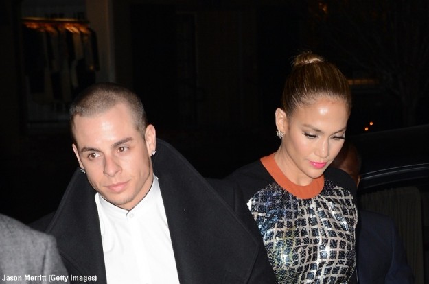 1409773849-DESUPERESTRELLA-Jennifer-Lopez-Casper 1409773849-DESUPERESTRELLA-Jennifer-Lopez-Casper