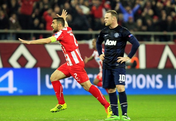 2-0.-El-Olympiakos-da-el-golpe-y-deja-en-coma-al-Manchester-United-617x425.jpg